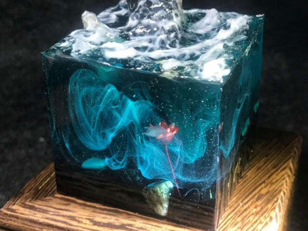 水晶滴膠與樹脂膠有什么關系，區(qū)別是什么